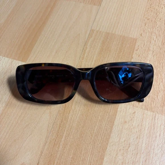 Quay Australia Karma Tortoise Shell Rectangle Sunglasses - Brown Gradient Lenses - Picture 5 of 13